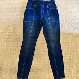 Duluth Trading Co pull-on stretch skinny jeans